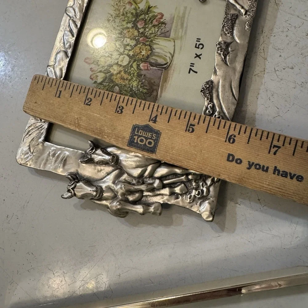 2 Picture Frames a 3D Horse and Rectangle - Holds 5x7‎ Photo Free Standing
